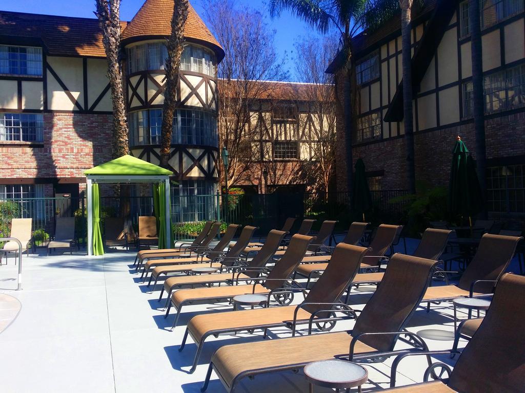 Anaheim Majestic Garden Hotel Exteriör bild